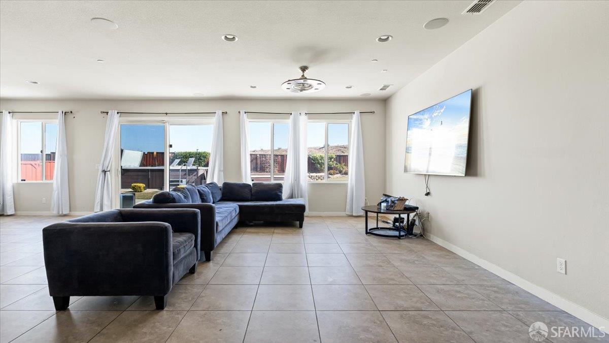 2309 Peyton Dr, Oakley, CA 94561 photo 8