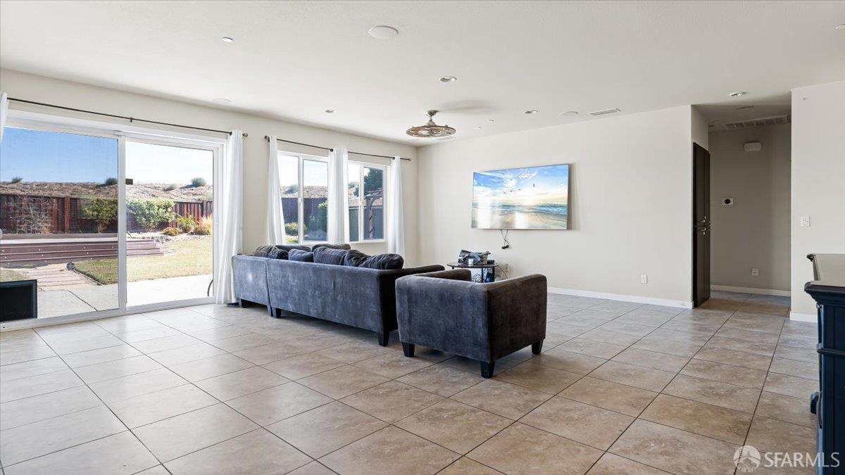 2309 Peyton Dr, Oakley, CA 94561 photo 9
