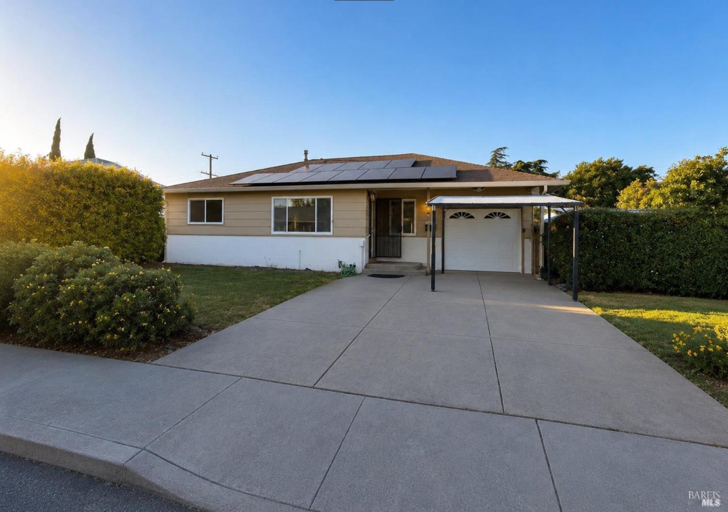 242 E Kentucky St, Fairfield, CA 94533