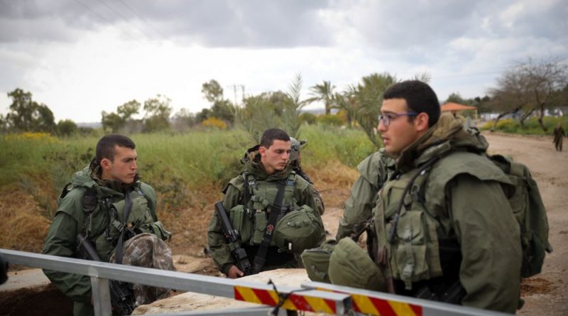 החלה  תקיפת צה"ל ברצועה. 'בזמן הקרוב ישמעו פיצוצים כחלק מפעילות התקפית'. ארגוני הטרור ירדו לתוך המערכת התת-קרקעית