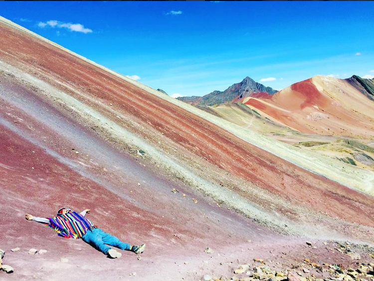 montaña-arcoiris-cusco-denomades-vw_boy