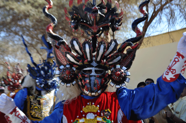 Máscara en fiesta La Tirana