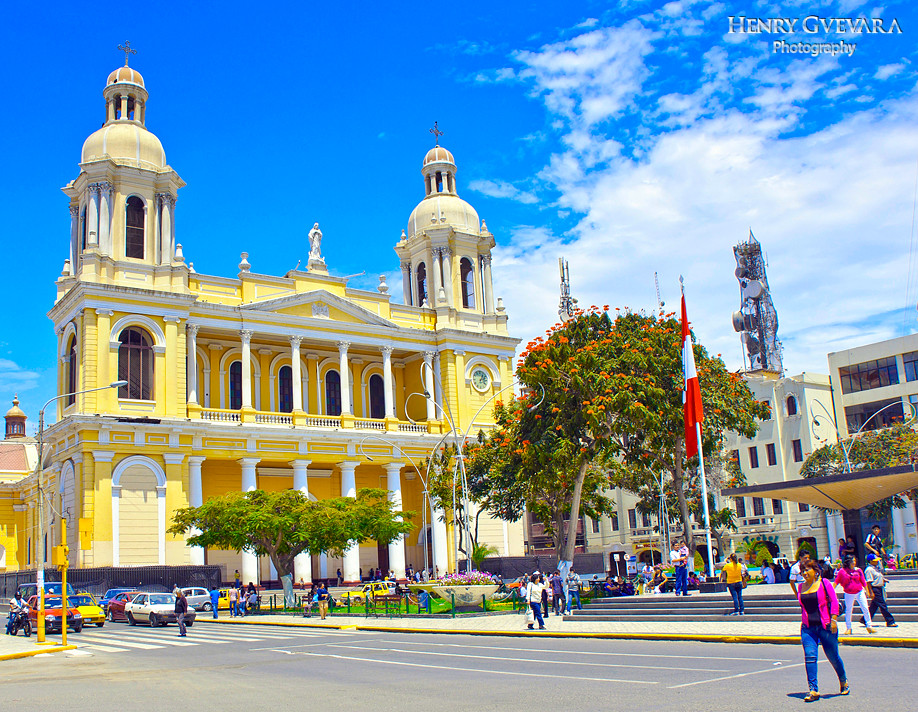 catedral-chiclayo Catedral color amarillo en Chiclayo