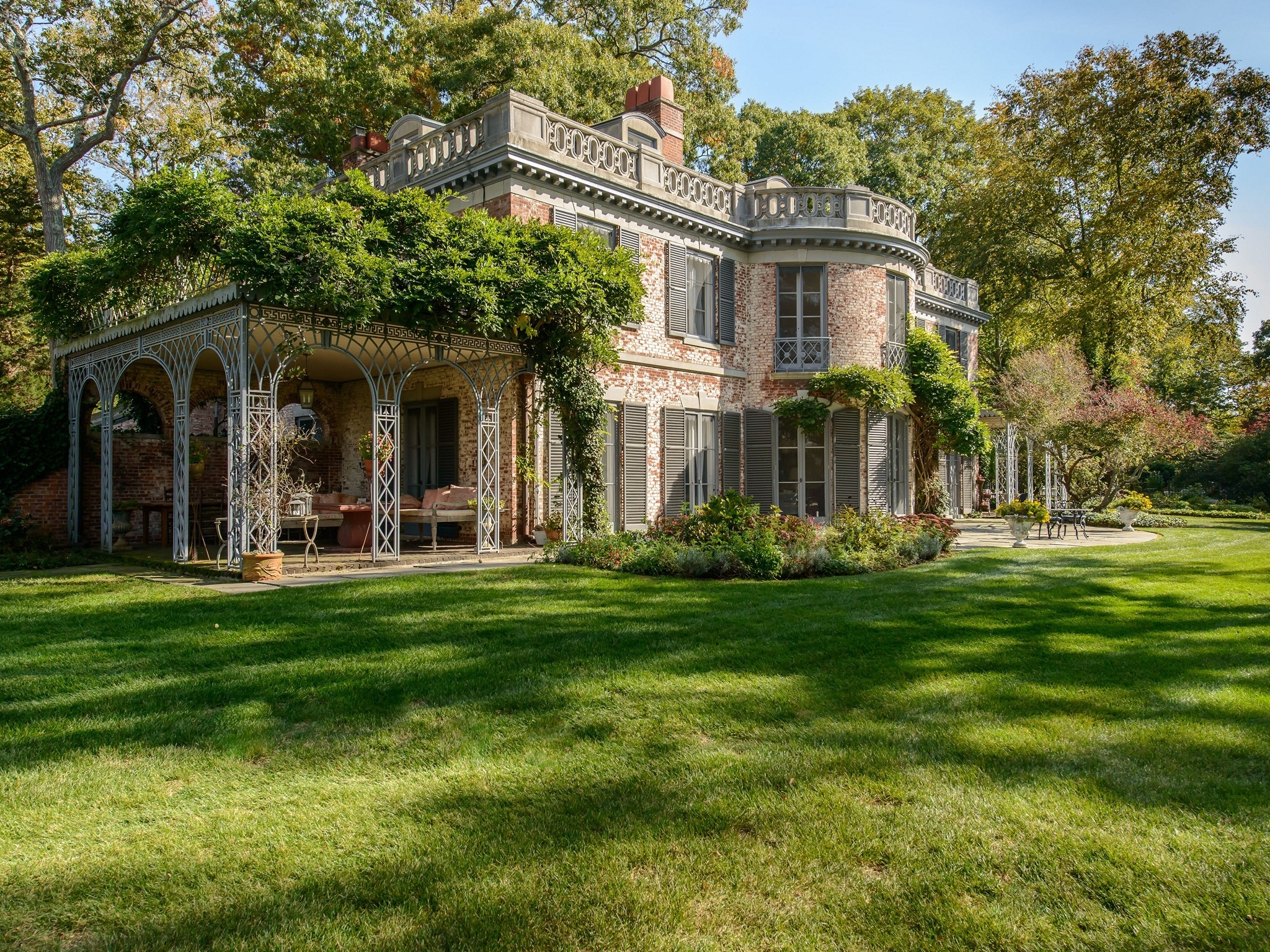 469 Woodbury Rd, Cold Spring Hrbr Property Listing MLS 2950478