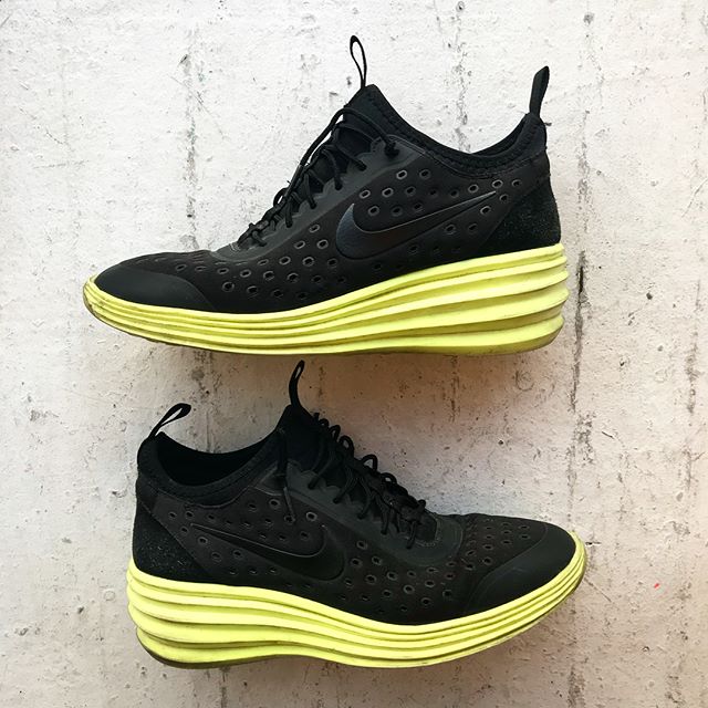 nike wedge sneakers size 11