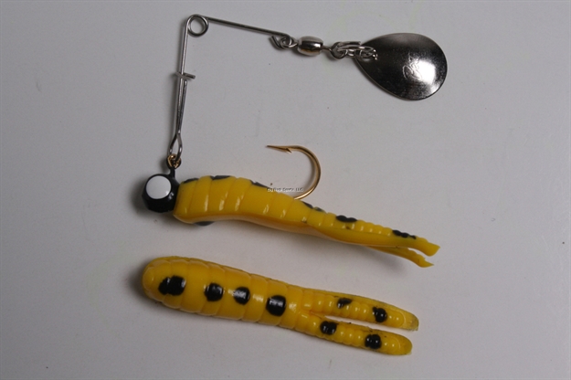 Picture of Betts Tackle Spin Split Tail Lure, 1 1/2", 1/16 Oz, Yellow/Black Spots