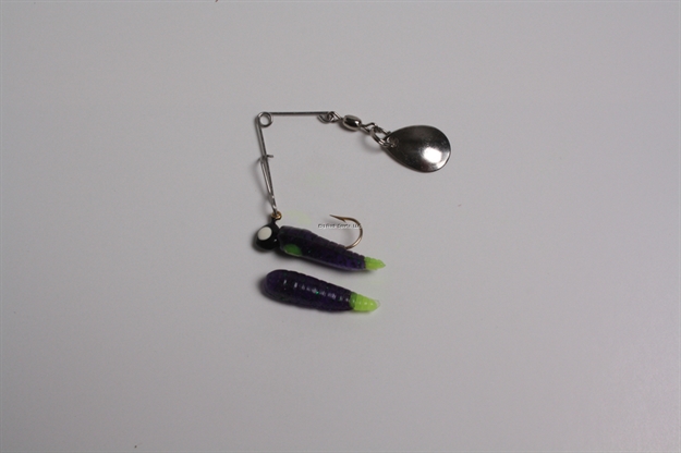 Picture of Betts Tackle Spin Grub Lure, 1", 1/32 Oz, June Bug/Chartreuse Tail