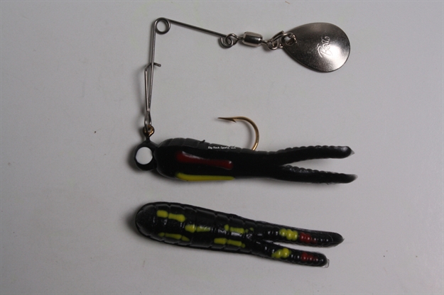 Picture of Betts Tackle Spin Split Tail Lure, 1 1/2", 1/16 Oz, Black Coachdog