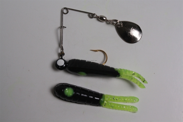 Picture of Betts Tackle Spin Split Tail Lure, 1 1/2", 1/16 Oz, Black/Chartreuse