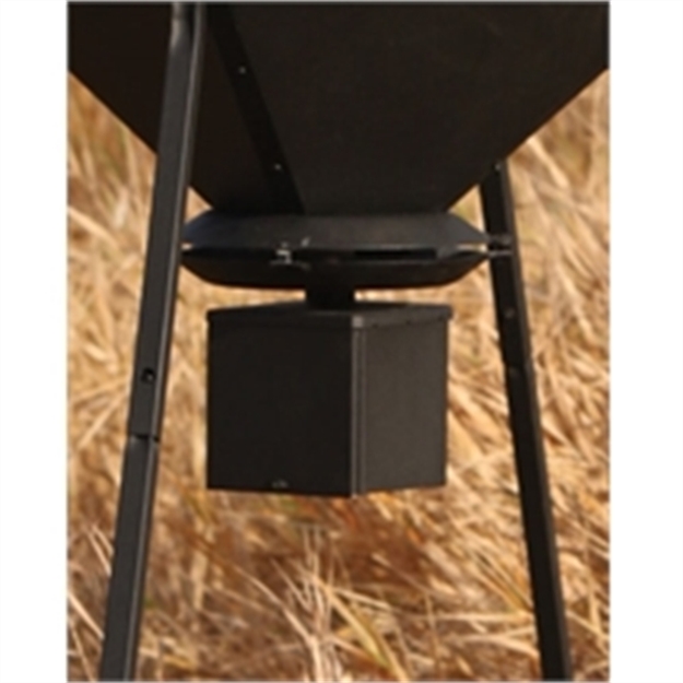 Picture of Big Game Hunting Deluxe Game Feeder Kit