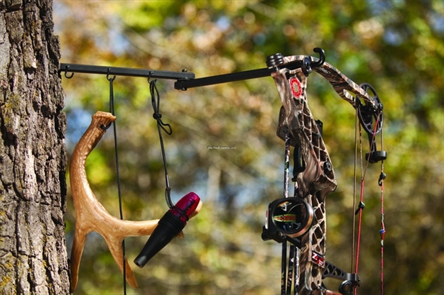 Picture of Big Game Hunting Multi-Hanger, 23" Screw-In Steel, 3Pk