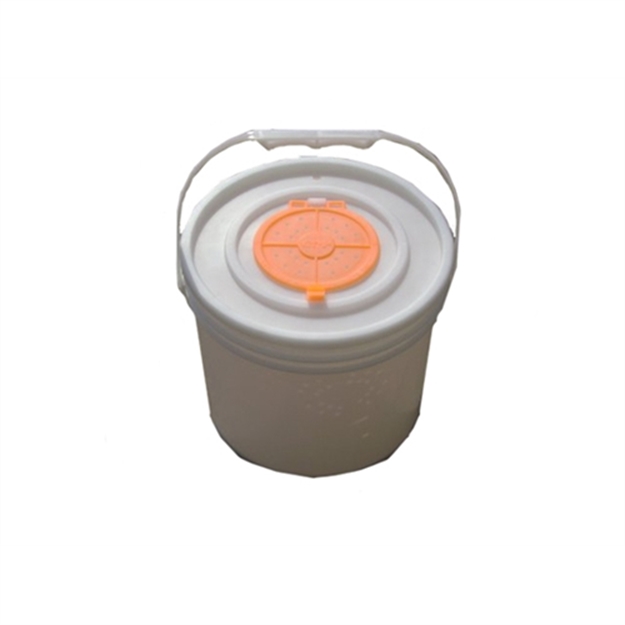 Picture of Challenge Plastics Bait Bucket 3.5 Gal. W/Lid 50321 746298503211