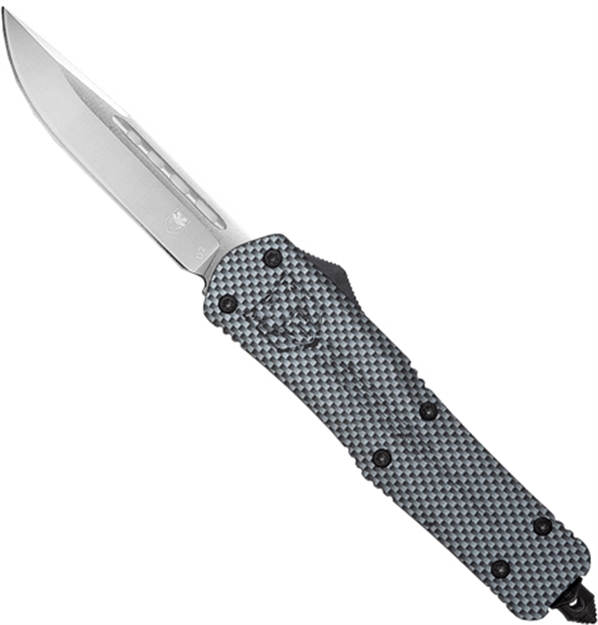 Picture of Cobratec Knives Medium Fs3 Otf Carbon Fiber 3" D2 Drop Point MCFFS3DNS 099654036008