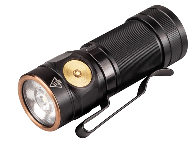 Picture of Fenix Wholesale Fx-E18r E18r  750/150/30/5 Lumens Cree Led Aluminum Black Rechargeable