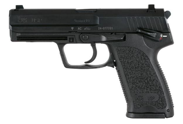 Picture of  Heckler & Koch 81000309 Usp V1 Sa/Da 9Mm Luger Caliber With 4.25" Barrel, 10+1 Capacity, Overall Black Finish, Serrated Trigger Guard Frame, Serrated Steel Slide & Polymer Grip Includes 2 Mags