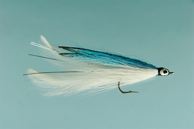 Picture of Jackson Cardinal Saltwater Fly, 1/0, Blue & White Deceiver