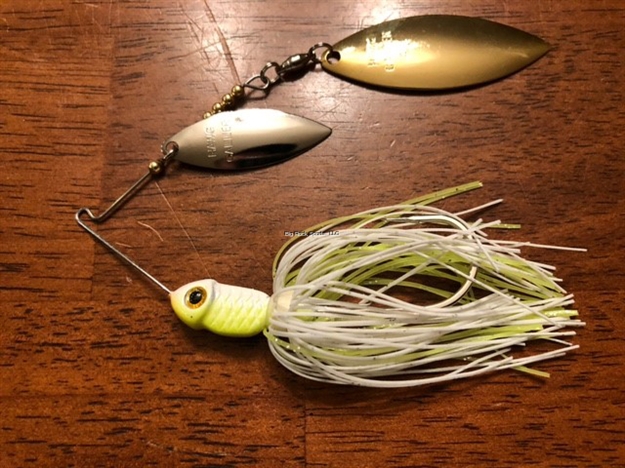 Picture of Lunker Lure Gen II  Hawg Caller Chart Whites  Silver /Gold Willow Leaf  Double Blade