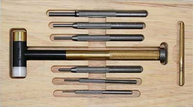 Picture of Lyman Deluxe Hammer And Punch Set 7031298