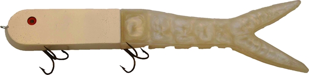 Picture of Musky Innovations Dyin'dawg, 13", 6 Oz, (2) 6/0 Hooks, White, Suspending