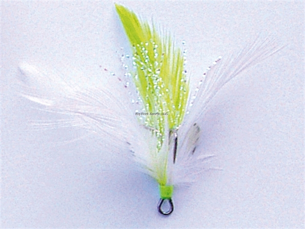 Picture of Mustad Ultrapoint Triple Grip Dressed Treble Hook, Size 6, Needle Point, Short Shank, Wide Gap, Ringed Eye, Black Nickel, 2 Per Pack