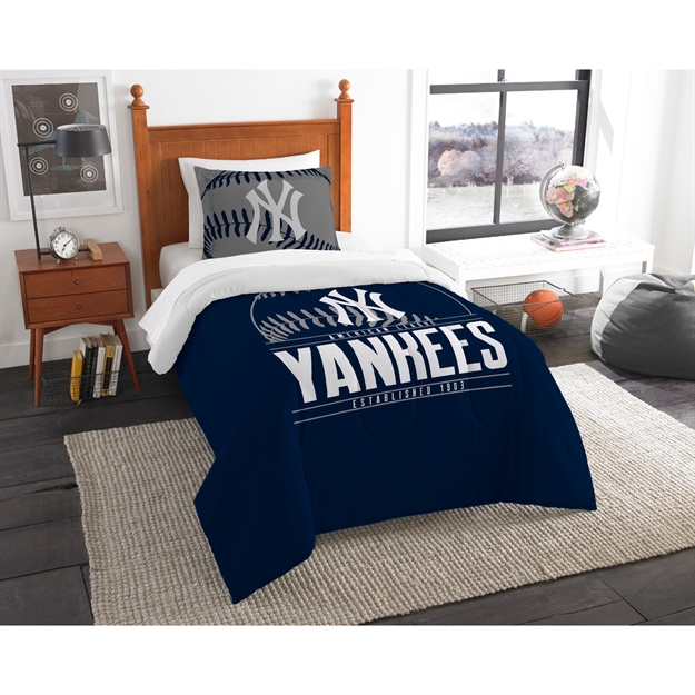 Picture of New York Yankees Twin Comforter Set