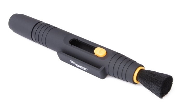 Picture of Sig Sauer Lens Cleaning Kit, Retractable Lens Brush And Cleaning Tip SOLCK1
