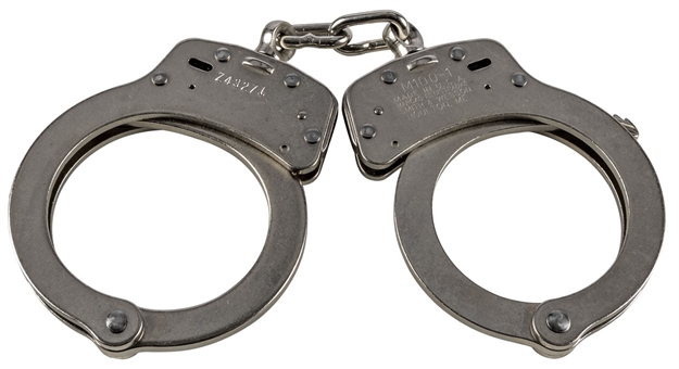 Picture of Smith & Wesson 100 Handcuffs Standard Size Nickel 350103