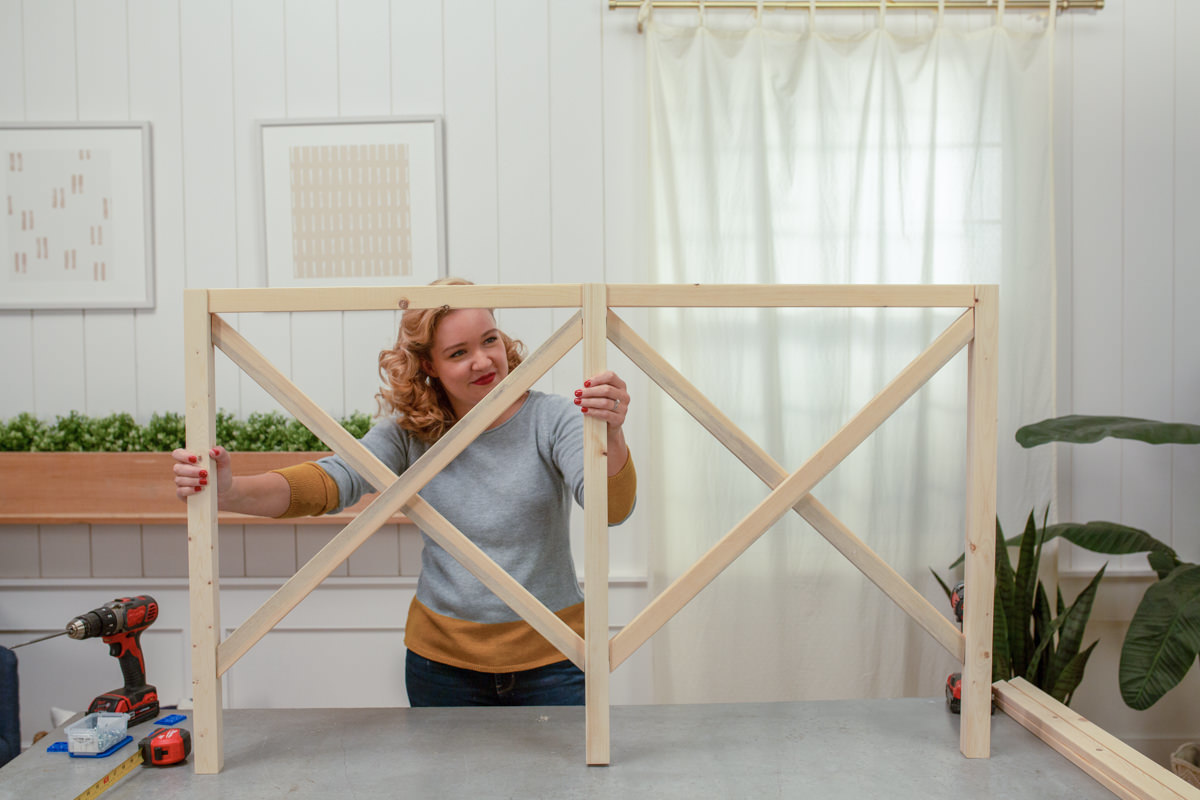 Finished crisscross support for a stable table Finished crisscross support for a stable table
