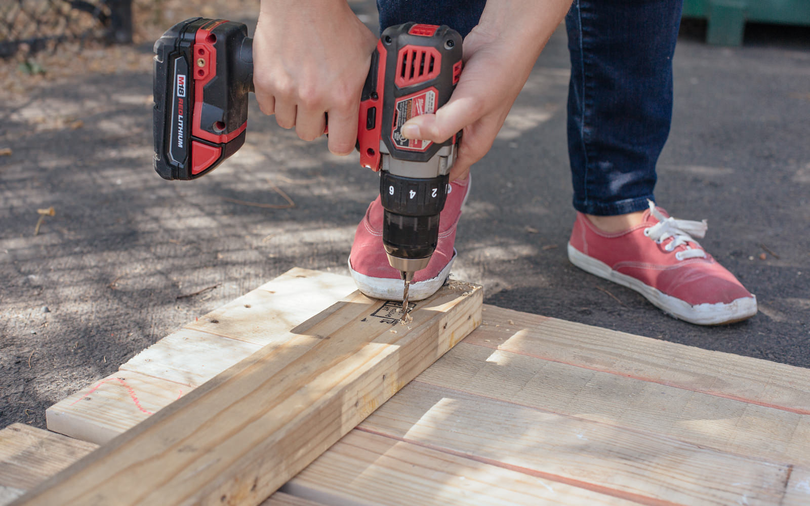 screwing pallet sign screwing pallet sign