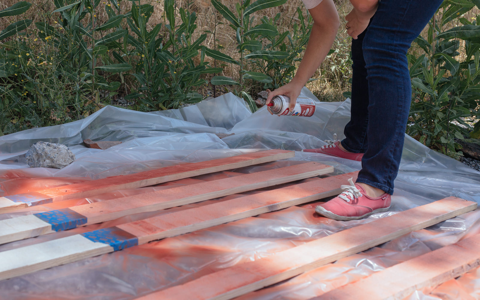 spray painting pallet sign spray painting pallet sign