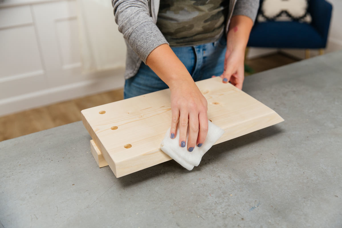 How to Build a Bench with a Built-in Boot Rack - Sawdust Girl®