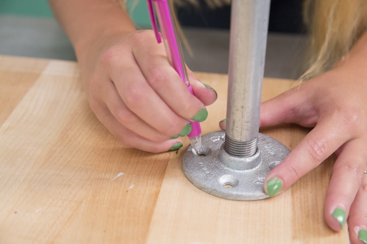 How to Build a Kitchen Table on Wheels