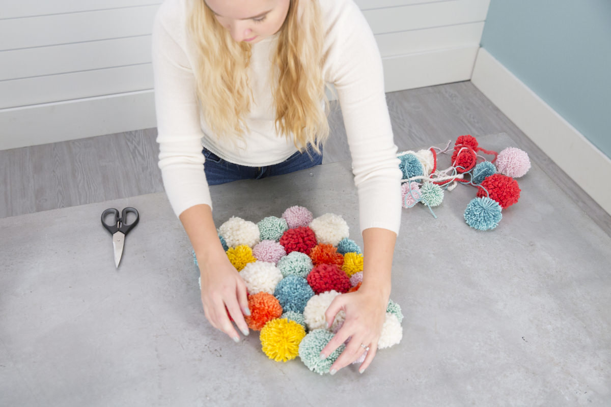 How to Make a PomPom Tree Topper