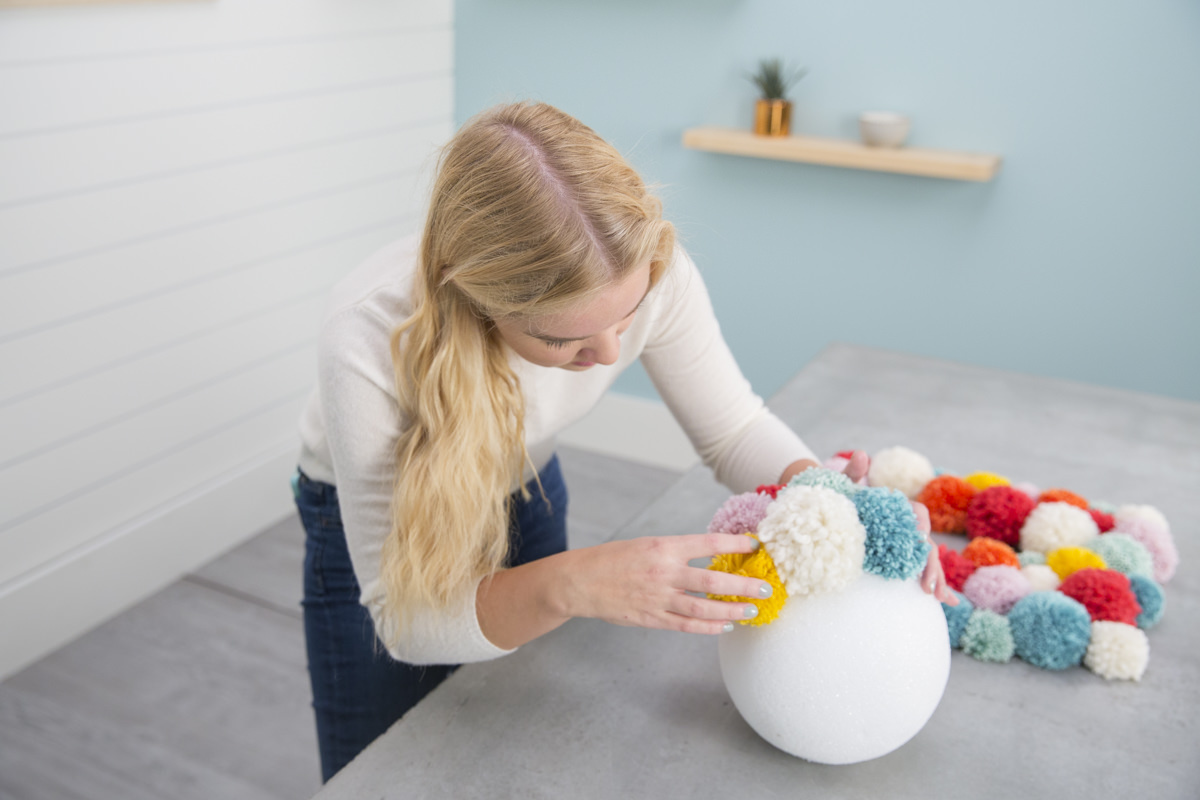 How to Make a PomPom Tree Topper