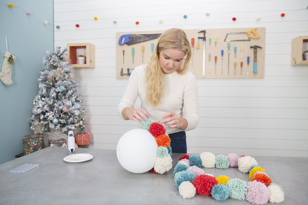 How to Make a PomPom Tree Topper