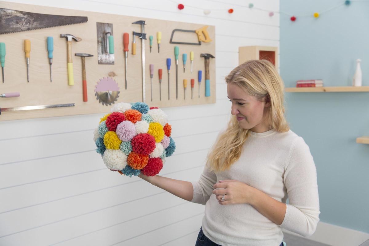 How to Make a PomPom Tree Topper