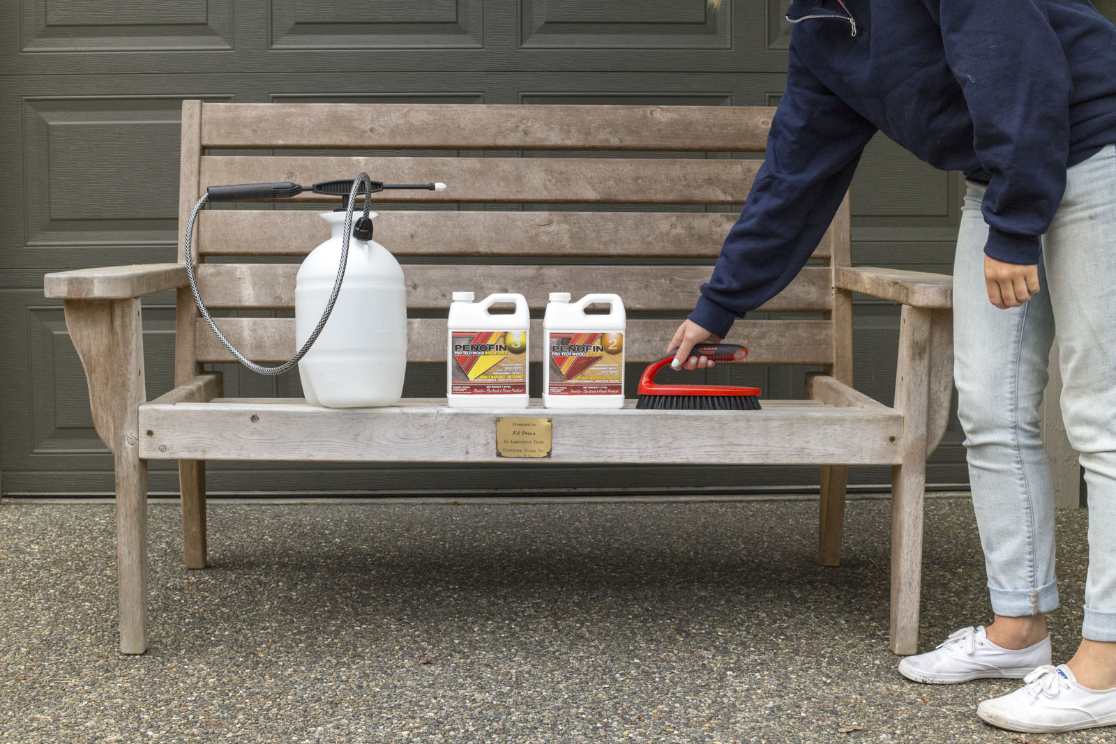How to Refinish a Weathered Bench Using DIY Methods