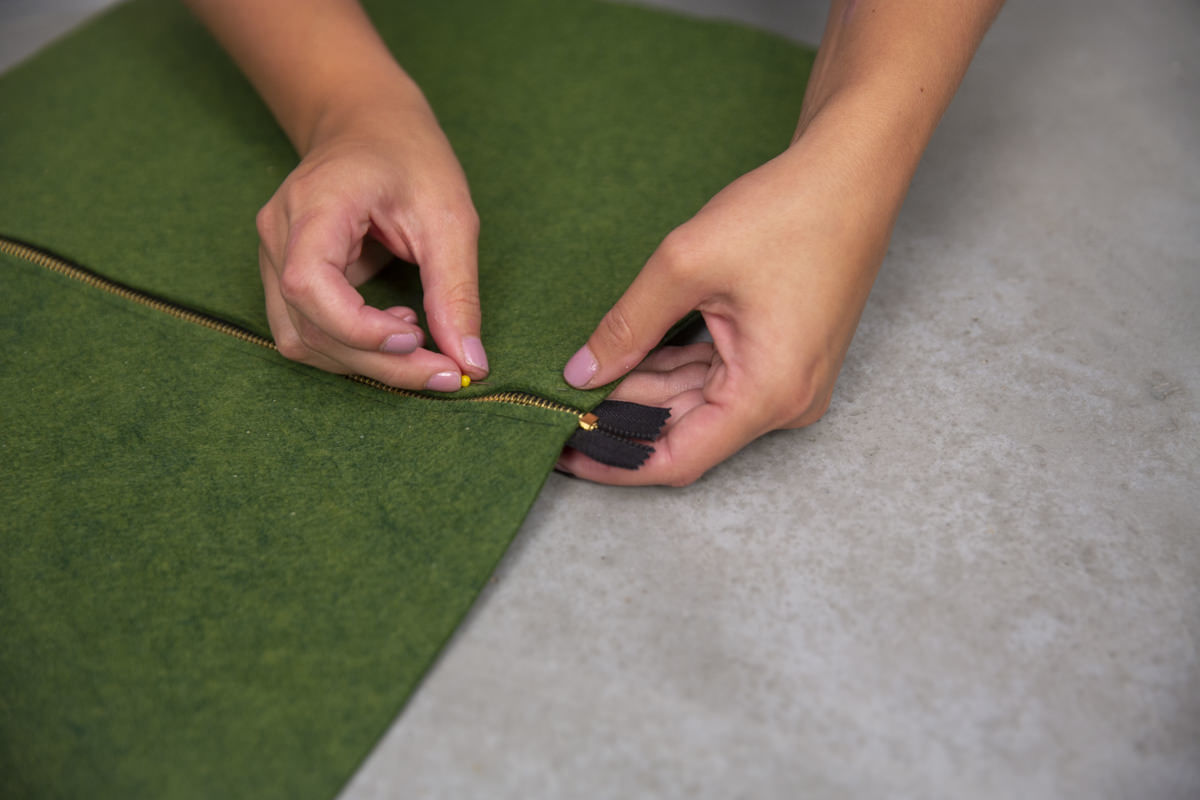 hand sewing zipper on diy felt case hand sewing zipper on diy felt case