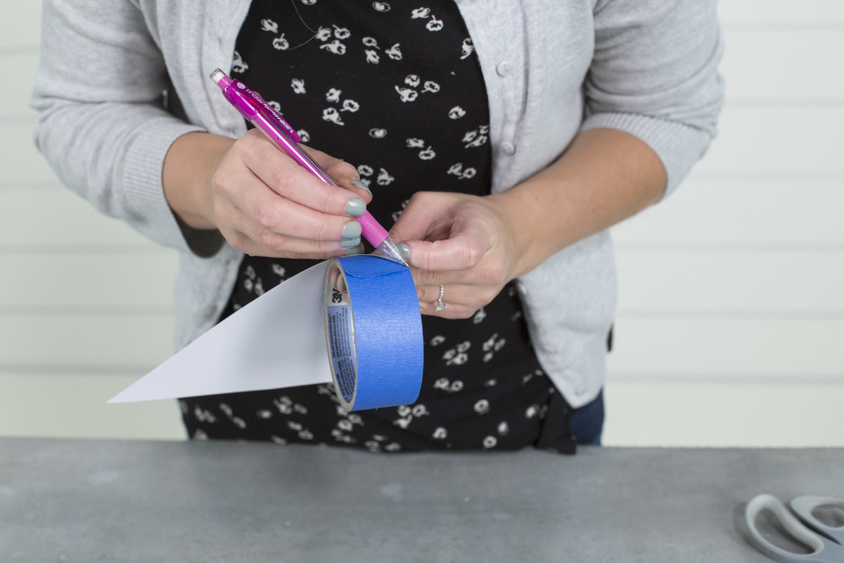 How to Make a DualPurpose Bathtub Caddy and Breakfast Tray