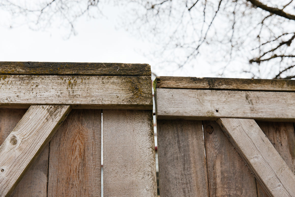 How to Fix a Sagging Gate - Home Improvement Projects to inspire