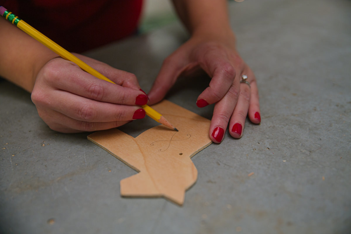 Trace the design onto the horse Trace the design onto the horse