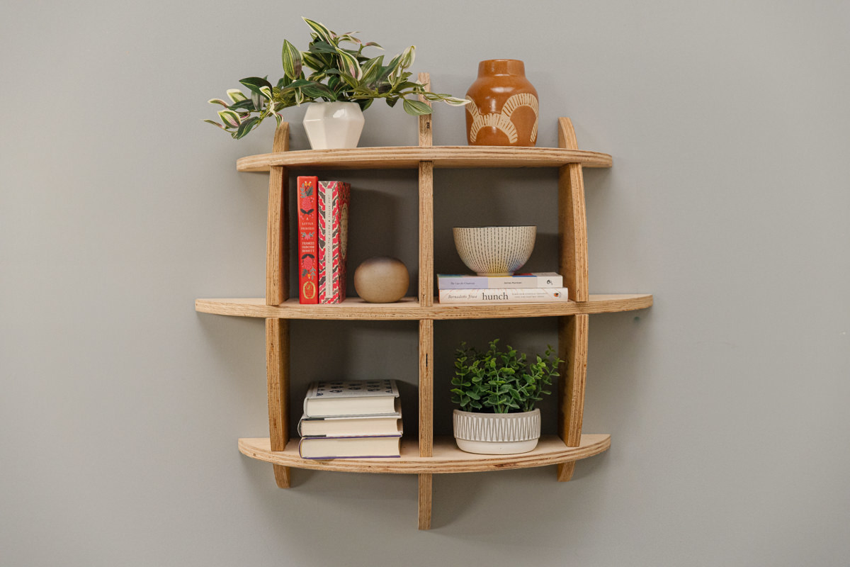 Make your own wooden, mounted bookshelf Make your own wooden, mounted bookshelf