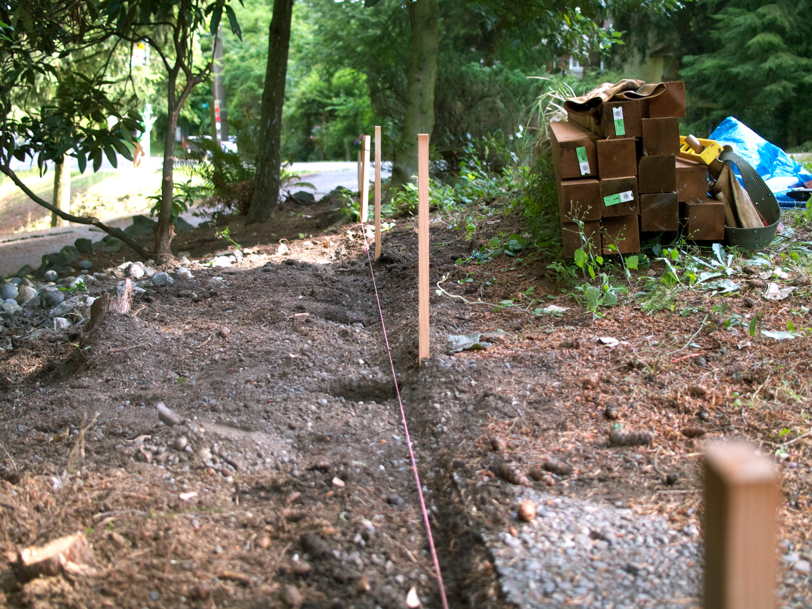 How to Build a DIY Backyard Fence DIY Horizontal Slat Fence Dunn DIY