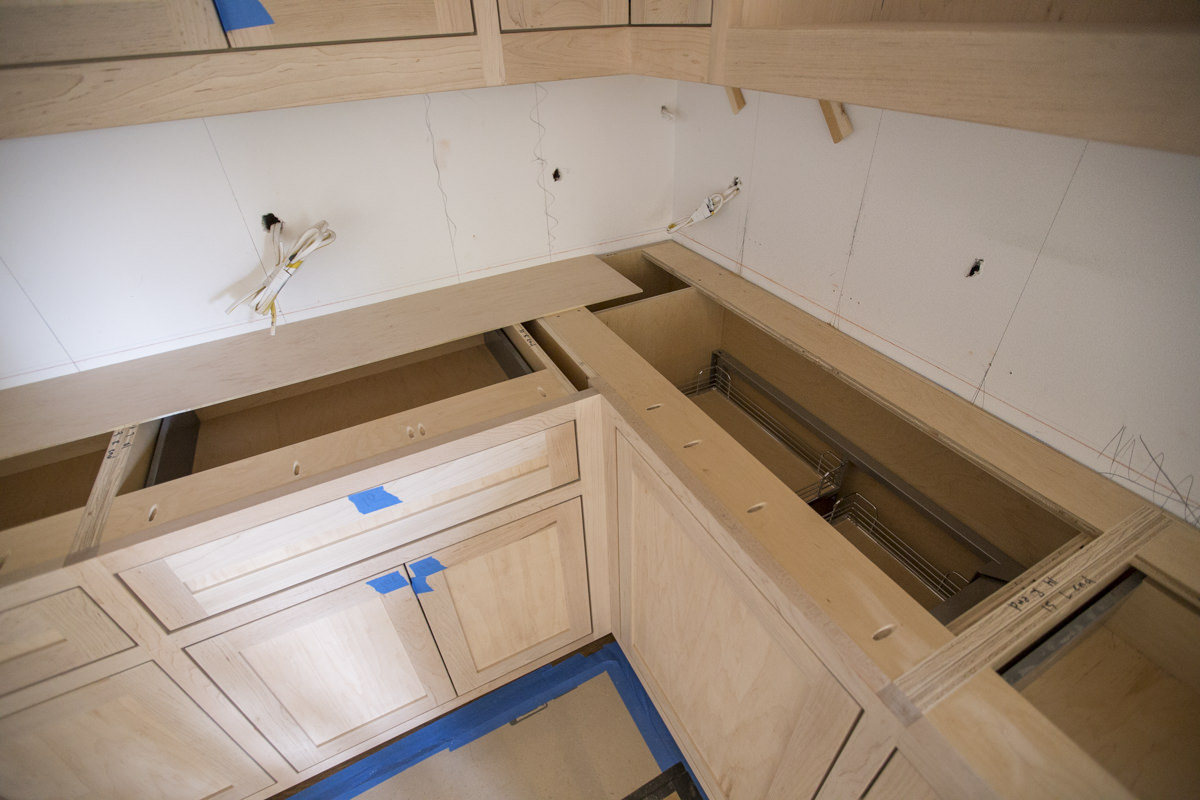 https://s3-us-west-2.amazonaws.com/dunnsolutions.com/project-previews/DunnSolutions-SeattleWA-Cabinets-52.jpg