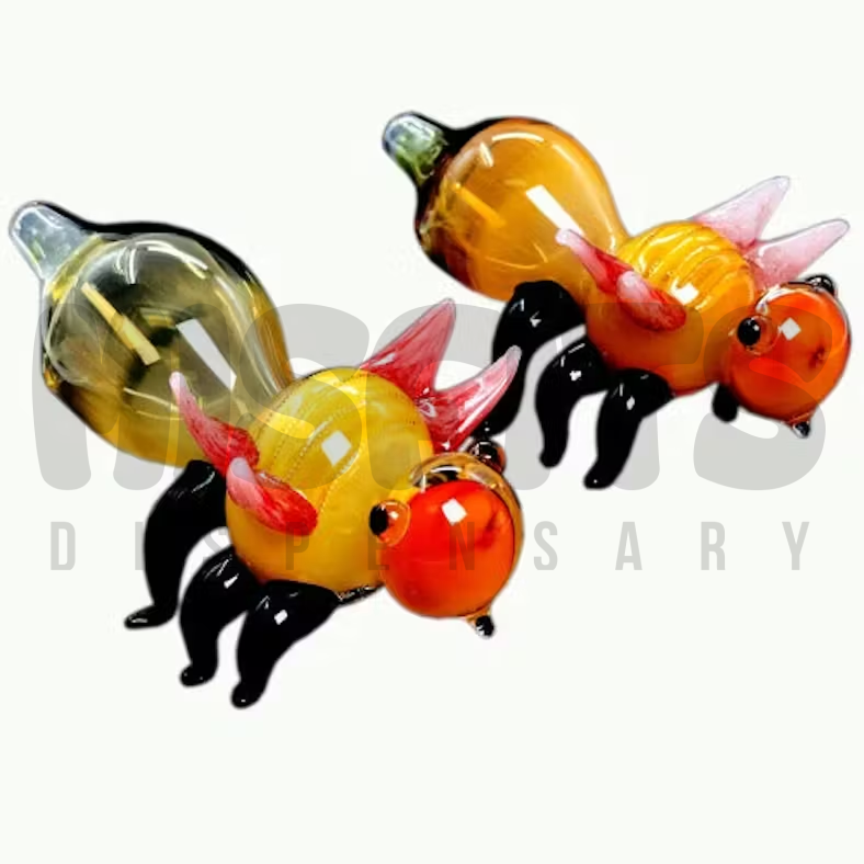 5" Flying Bee Glass Hand Pipe