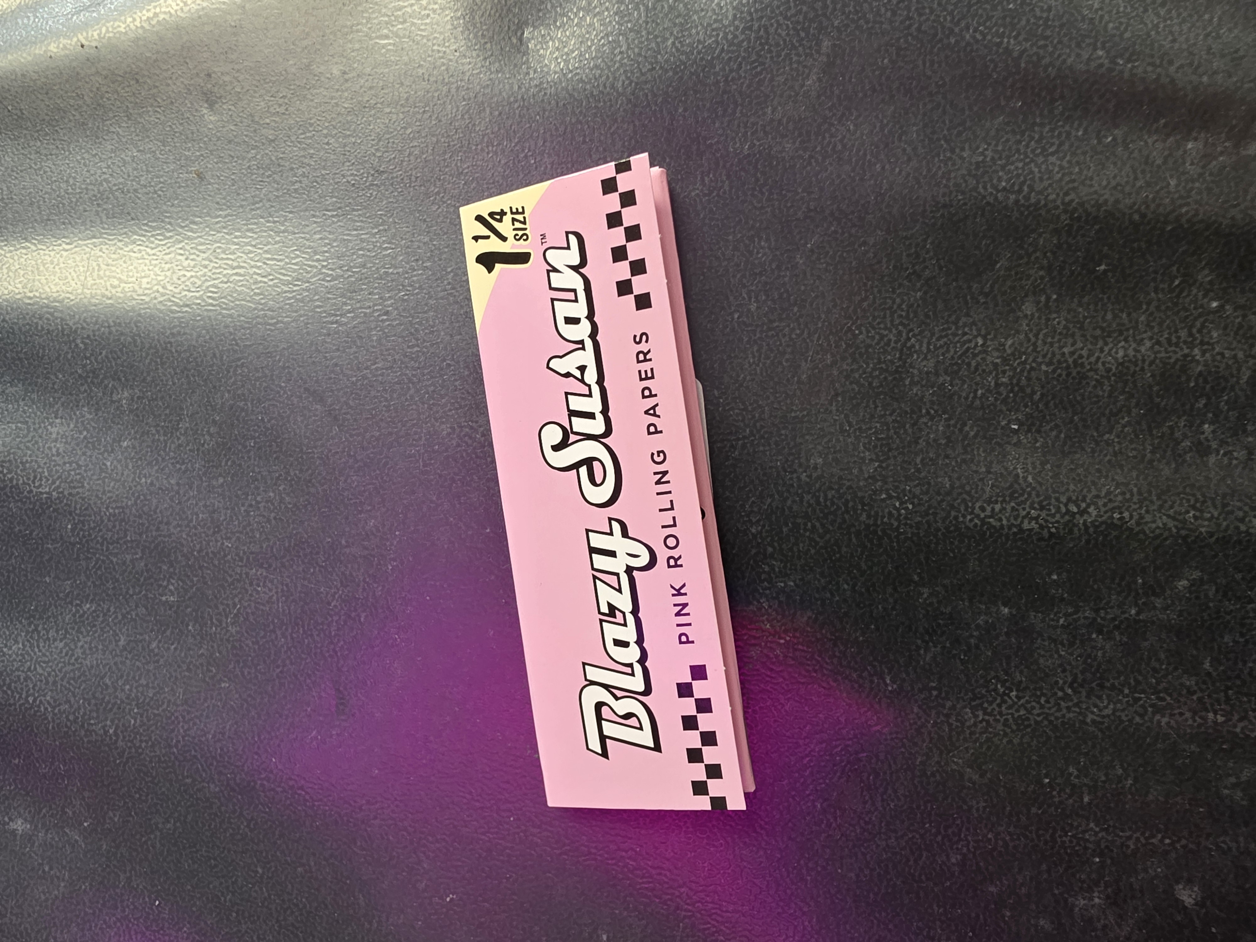 Paper 1 1/4 Pink Papers
