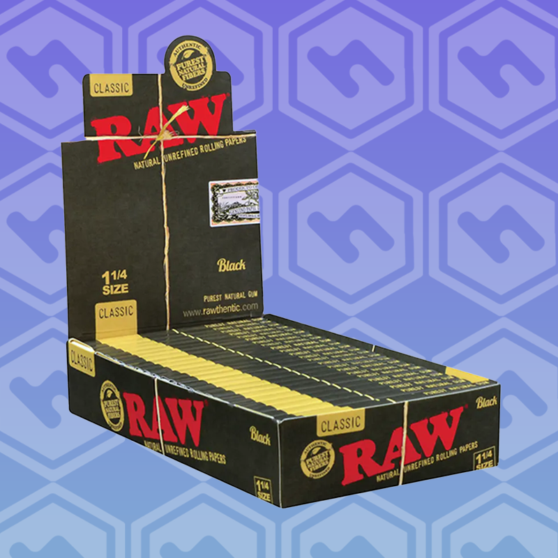 RAW | Black Classic Rolling Papers | 1 1/4 Size