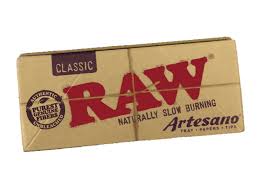 Raw Classic Artesano Rolling Papers With Tips King Size