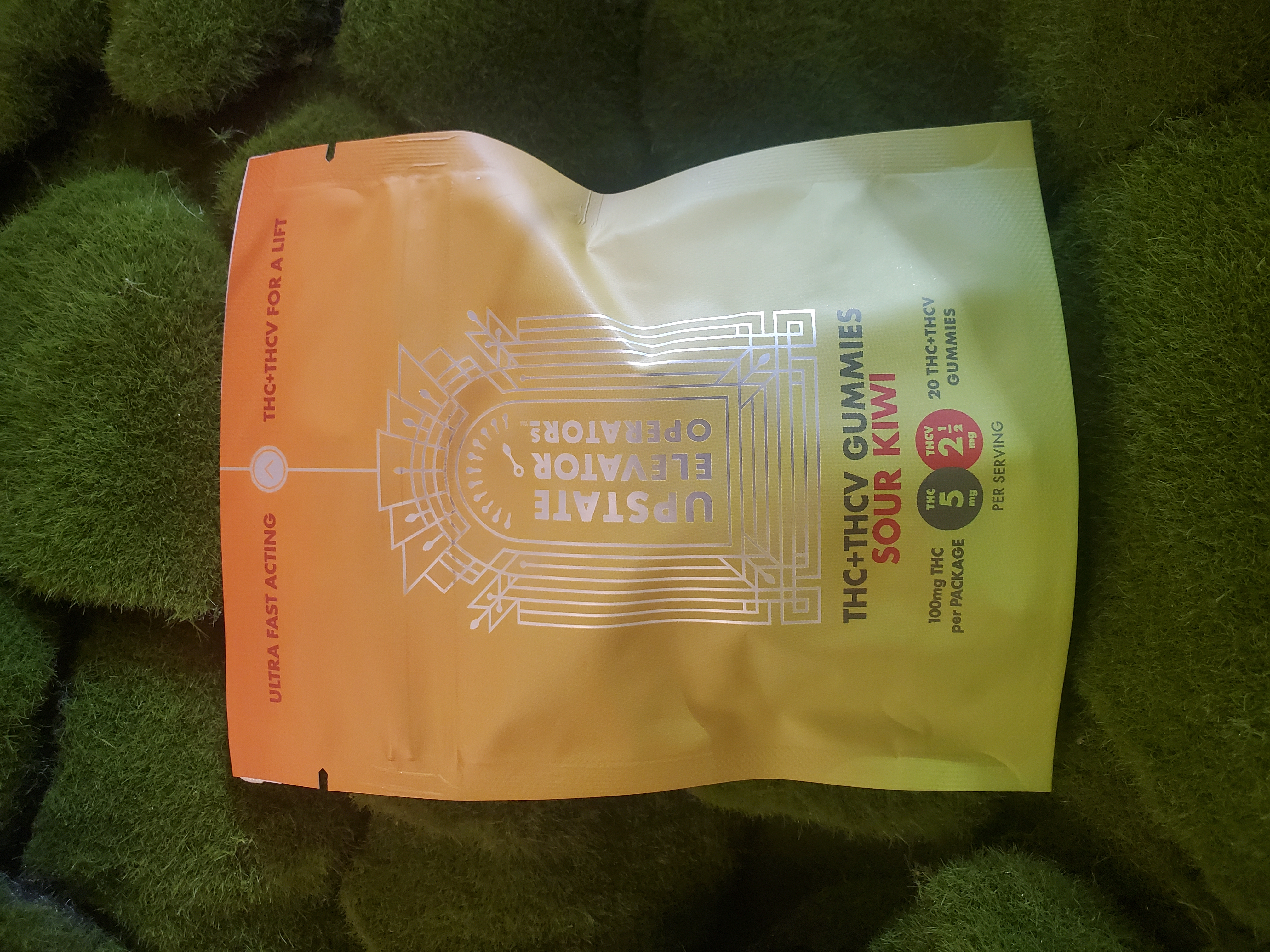 THC + THCv Sour Kiwi Gummies | Upstate Elevator Operators