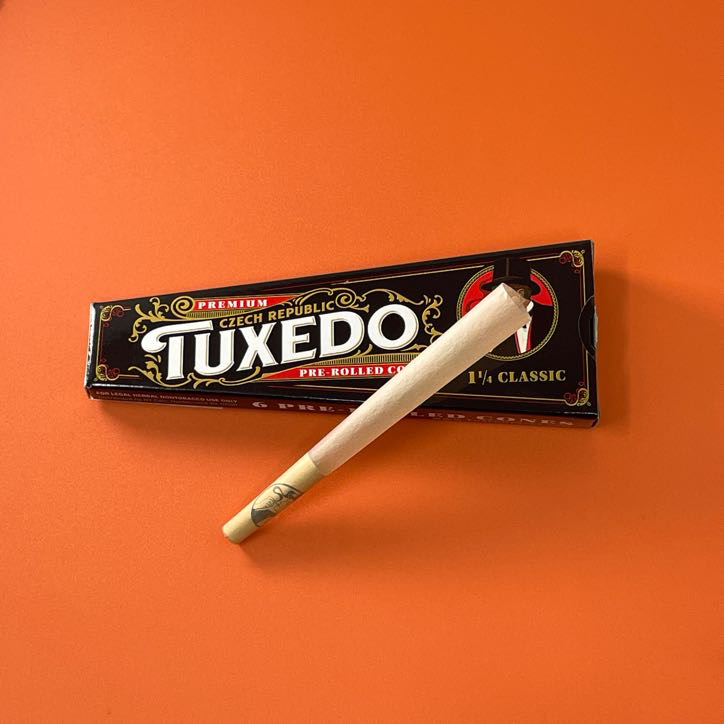 Tuxedo - 1 ¼ Classic Cones 6-Pack